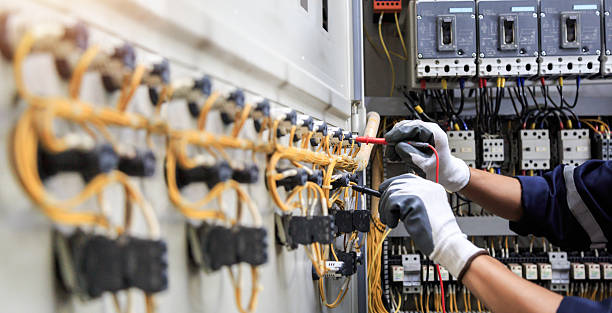 Professional Electrician technician working in Riverton, UT
